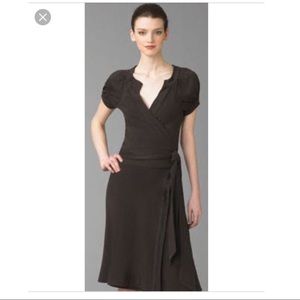 DVF Sz 2 The Lauren lightweight wool wrap dress